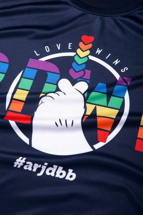 LOVEWINS PRIDE Sleeveless in Navy