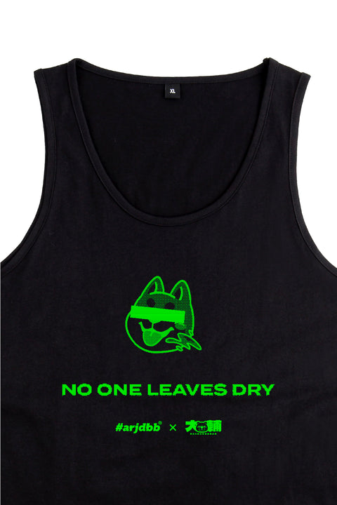 NO ONE LEAVES DRY Tank