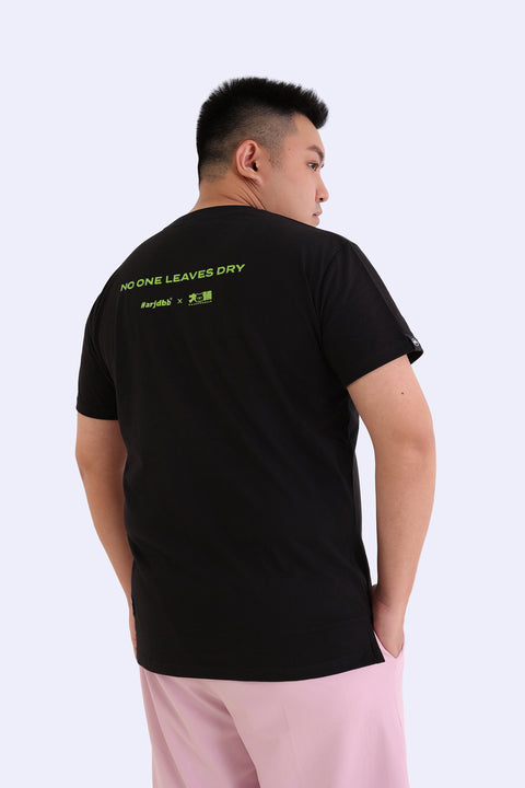 NO ONE LEAVES DRY Tee